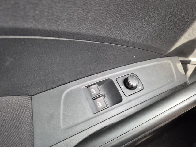 Skoda Fabia 1.0 TSI 95PS Selection 5-türig Rückf.Kamera Parksensoren Sitzheizung Multifunktionslenkrad Klima Skoda-Radio Bluetooth Touchscreen Tempomat Nebelsch. Apple CarPlay + Android Auto 