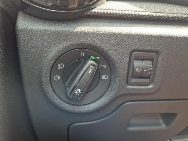 Skoda Fabia 1.0 TSI 95PS Selection 5-türig Rückf.Kamera Parksensoren Sitzheizung Multifunktionslenkrad Klima Skoda-Radio Bluetooth Touchscreen Tempomat Nebelsch. Apple CarPlay + Android Auto 