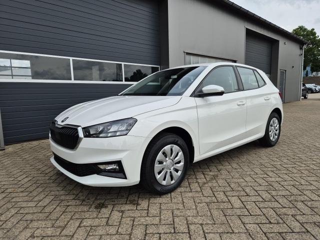 Skoda Fabia - 1.0 TSI 95PS Selection 5-türig Rückf.Kamera Parksensoren Sitzheizung Multifunktionslenkrad Klima Skoda-Radio Bluetooth Touchscreen Tempomat Nebelsch. Apple CarPlay + Android Auto