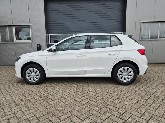 Skoda Fabia 1.0 TSI 95PS Selection 5-türig Rückf.Kamera Parksensoren Sitzheizung Multifunktionslenkrad Klima Skoda-Radio Bluetooth Touchscreen Tempomat Nebelsch. Apple CarPlay + Android Auto 