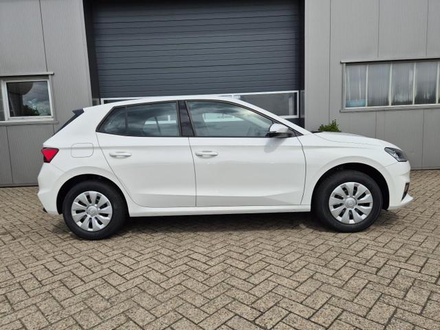 Skoda Fabia 1.0 TSI 95PS Selection 5-türig Rückf.Kamera Parksensoren Sitzheizung Multifunktionslenkrad Klima Skoda-Radio Bluetooth Touchscreen Tempomat Nebelsch. Apple CarPlay + Android Auto 