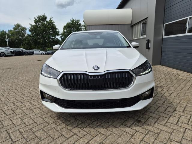 Skoda Fabia 1.0 TSI 95PS Selection 5-türig Rückf.Kamera Parksensoren Sitzheizung Multifunktionslenkrad Klima Skoda-Radio Bluetooth Touchscreen Tempomat Nebelsch. Apple CarPlay + Android Auto 