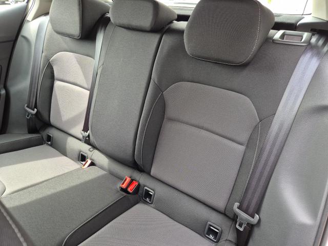 Skoda Fabia 1.0 TSI 95PS Selection 5-türig Rückf.Kamera Parksensoren Sitzheizung Multifunktionslenkrad Klima Skoda-Radio Bluetooth Touchscreen Tempomat Nebelsch. Apple CarPlay + Android Auto 