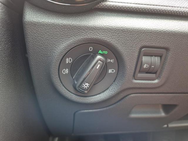 Skoda Fabia 1.0 TSI 95PS Selection 5-türig Rückf.Kamera Parksensoren Sitzheizung Multifunktionslenkrad Klima Skoda-Radio Bluetooth Touchscreen Tempomat Nebelsch. Apple CarPlay + Android Auto 