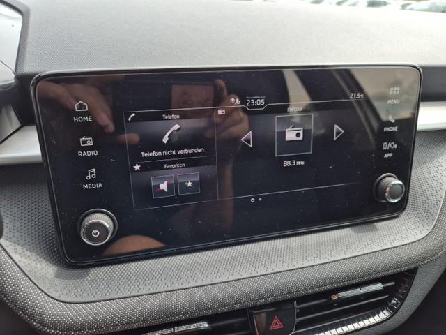 Skoda Fabia 1.0 TSI 95PS Selection 5-türig Rückf.Kamera Parksensoren Sitzheizung Multifunktionslenkrad Klima Skoda-Radio Bluetooth Touchscreen Tempomat Nebelsch. Apple CarPlay + Android Auto 