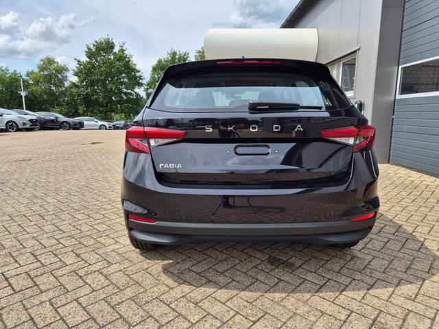 Skoda Fabia 1.0 TSI 115PS DSG Selection 5-türig Rückf.Kamera Parksensoren Sitzheizung Multifunktionslenkrad Klima Skoda-Radio Bluetooth Touchscreen Tempomat Nebelsch. Apple CarPlay + Android Auto 