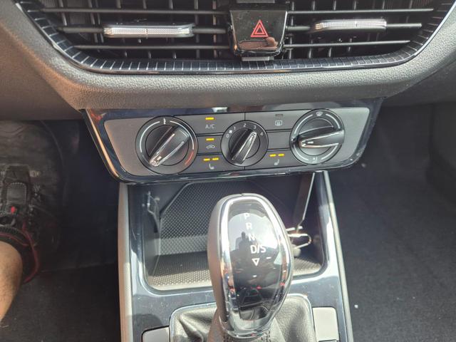 Skoda Fabia 1.0 TSI 115PS DSG Selection 5-türig Rückf.Kamera Parksensoren Sitzheizung Multifunktionslenkrad Klima Skoda-Radio Bluetooth Touchscreen Tempomat Nebelsch. Apple CarPlay + Android Auto 