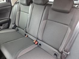 Volkswagen Taigo 1.0 TSI 116PS DSG Life LED-Matrix-Scheinwerfer Klimaautomatik Sitzheizung PDC R&uuml;ckf.Kamera 17-LM abged.Scheiben 2xKeyless DAB+ Bluetooth Touchscreen Apple CarPlay Android Auto 