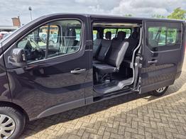 Renault Trafic Combi L2 2.0 dCi 150PS Grand Evolution 9-Sitzer Rollstuhlrampe Rollstuhlsicherung Schiebetür l+r Klima v+h DAB Bluetooth Touchscreen Apple CarPlay Android Auto PDC Rückf.Kamera 
