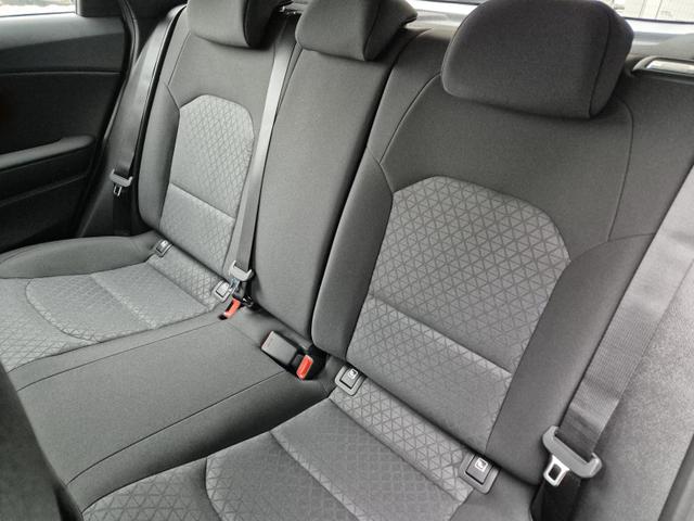 Kia Ceed Vision 1.5 T-GDi 140PS Automatik Klimaautomatik Alarmanlage Sitzheizung Lenkradheizung Navi PDC Rückf.Kamera Bluetooth Touchscreen Apple CarPlay Android Auto Tempomat 