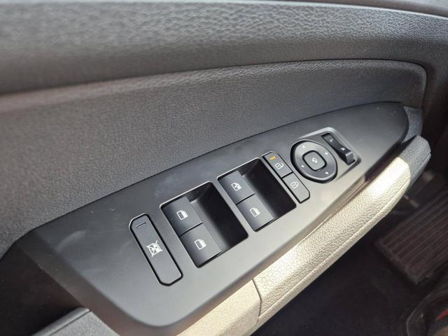 Kia Sportage Vision 1.6 T-GDi MHEV 150PS Automatik NEUES MODELL MY26 FACELIFT Sitzheizung Lenkradheizung Klimaautomatik Navi Bluetooth Touchscreen Apple CarPlay Android Auto PDC v+h 17"LM Rückf.Kamera ACC 2x Keyless 