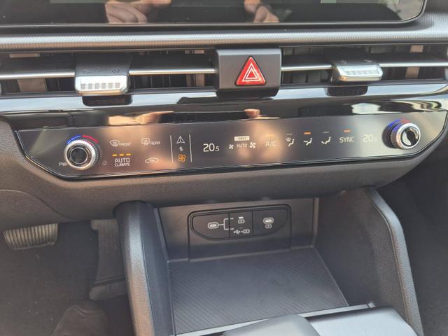Kia Sportage Vision 1.6 T-GDi MHEV 150PS Automatik NEUES MODELL MY26 FACELIFT Sitzheizung Lenkradheizung Klimaautomatik Navi Bluetooth Touchscreen Apple CarPlay Android Auto PDC v+h 17"LM Rückf.Kamera ACC 2x Keyless 