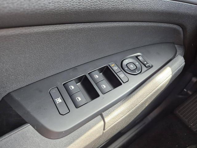 Kia Sportage Vision 1.6 T-GDi MHEV 150PS Automatik NEUES MODELL MY26 FACELIFT Sitzheizung Lenkradheizung Klimaautomatik Navi Bluetooth Touchscreen Apple CarPlay Android Auto PDC v+h 17"LM Rückf.Kamera ACC 2x Keyless 
