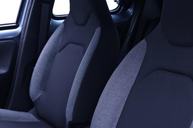 Toyota Aygo X 1.0 VVT-i 72PS Business Edition Sitzheizung AbstandsTempomat Multifunktionslenkrad Klima Radio Bluetooth Touchscreen wireless Apple CarPlay + Android Auto 