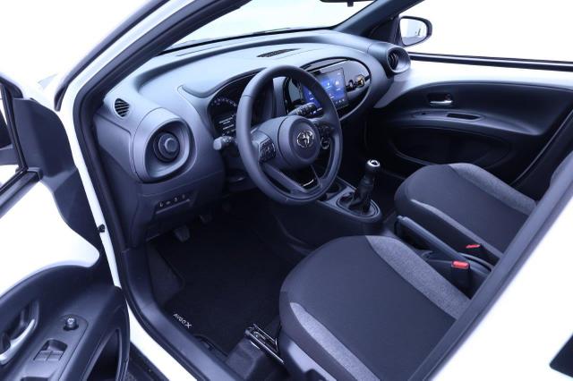 Toyota Aygo X 1.0 VVT-i 72PS Business Edition Sitzheizung AbstandsTempomat Multifunktionslenkrad Klima Radio Bluetooth Touchscreen wireless Apple CarPlay + Android Auto 