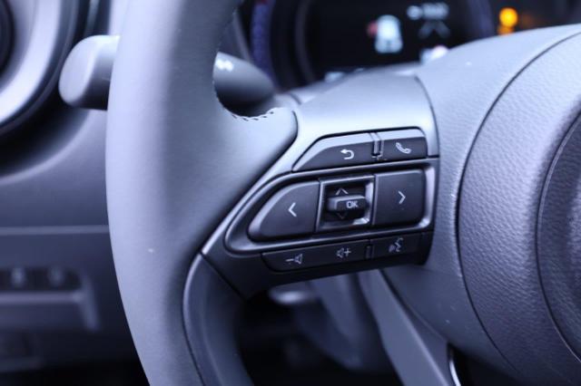 Toyota Aygo X 1.0 VVT-i 72PS Business Edition Sitzheizung AbstandsTempomat Multifunktionslenkrad Klima Radio Bluetooth Touchscreen wireless Apple CarPlay + Android Auto 