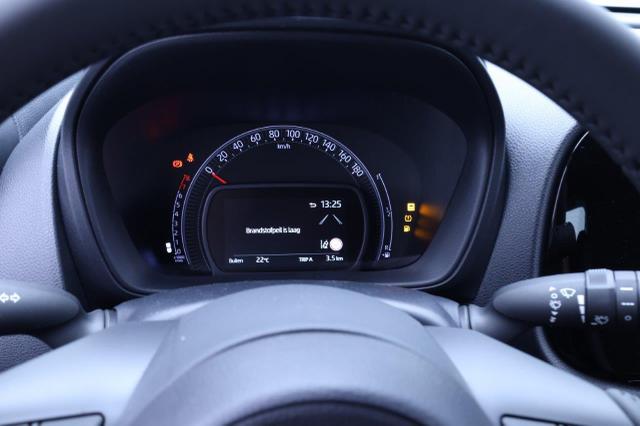 Toyota Aygo X 1.0 VVT-i 72PS Business Edition Sitzheizung AbstandsTempomat Multifunktionslenkrad Klima Radio Bluetooth Touchscreen wireless Apple CarPlay + Android Auto 