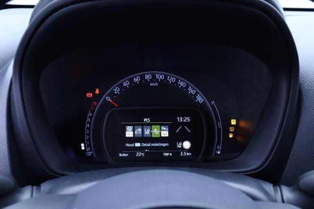 Toyota Aygo X 1.0 VVT-i 72PS Business Edition Sitzheizung AbstandsTempomat Multifunktionslenkrad Klima Radio Bluetooth Touchscreen wireless Apple CarPlay + Android Auto 
