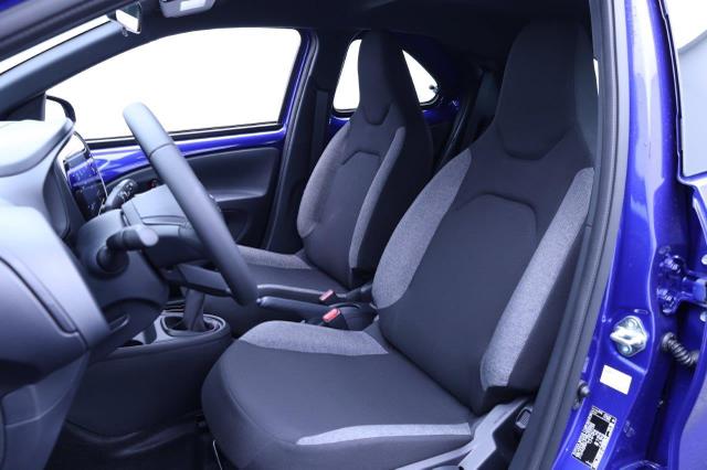 Toyota Aygo X 1.0 VVT-i 72PS Business Edition Sitzheizung AbstandsTempomat Multifunktionslenkrad Klima Radio Bluetooth Touchscreen wireless Apple CarPlay + Android Auto 