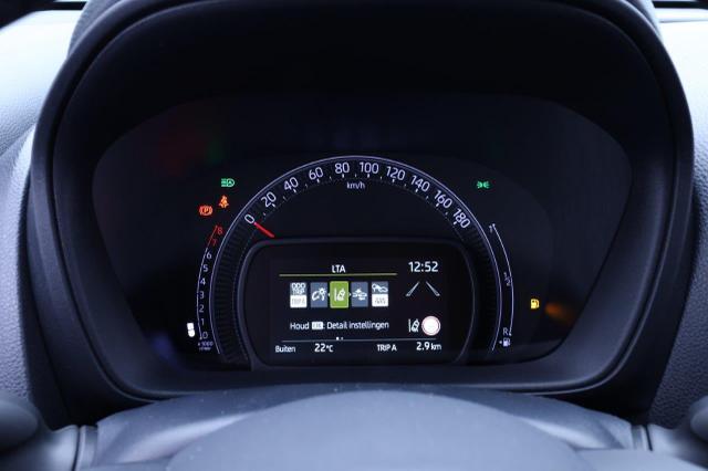 Toyota Aygo X 1.0 VVT-i 72PS Business Edition Sitzheizung AbstandsTempomat Multifunktionslenkrad Klima Radio Bluetooth Touchscreen wireless Apple CarPlay + Android Auto 