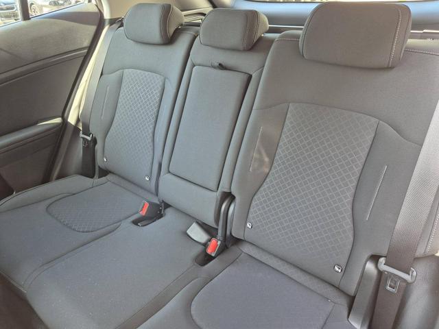 Kia Sportage Vision 1.6 T-GDi MHEV 160PS Sitzheizung Lenkradheizung Klimaautomatik Navi Bluetooth Touchscreen Apple CarPlay Android Auto PDC v+h Rückf.Kamera Tempomat 17"LM 