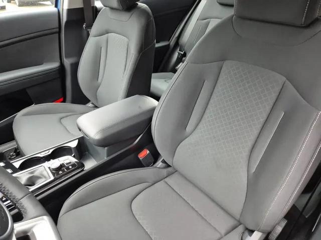 Kia Sportage Vision 1.6 T-GDi MHEV 160PS Automatik Sitzheizung Lenkradheizung Klimaautomatik Navi Bluetooth Touchscreen Apple CarPlay Android Auto PDC v+h Rückf.Kamera Tempomat 17"LM 