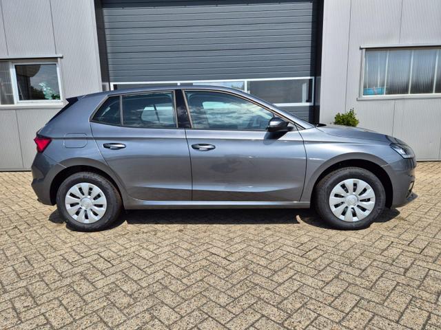 Skoda Fabia 1.0 TSI 115PS DSG Selection 5-türig Rückf.Kamera Parksensoren Sitzheizung Multifunktionslenkrad Klima Skoda-Radio Bluetooth Touchscreen Tempomat Nebelsch. Apple CarPlay + Android Auto 