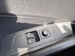 Skoda Fabia 1.0 TSI 115PS DSG Selection 5-türig Rückf.Kamera Parksensoren Sitzheizung Multifunktionslenkrad Klima Skoda-Radio Bluetooth Touchscreen Tempomat Nebelsch. Apple CarPlay + Android Auto 