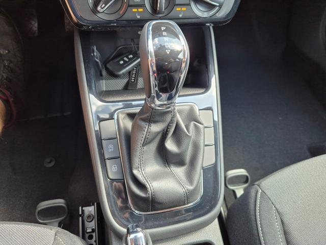 Skoda Fabia 1.0 TSI 115PS DSG Selection 5-türig Rückf.Kamera Parksensoren Sitzheizung Multifunktionslenkrad Klima Skoda-Radio Bluetooth Touchscreen Tempomat Nebelsch. Apple CarPlay + Android Auto 