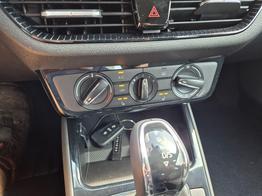 Skoda Fabia 1.0 TSI 115PS DSG Selection 5-türig Rückf.Kamera Parksensoren Sitzheizung Multifunktionslenkrad Klima Skoda-Radio Bluetooth Touchscreen Tempomat Nebelsch. Apple CarPlay + Android Auto 