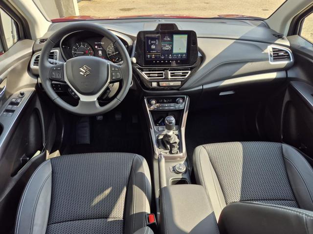 Suzuki S-Cross Comfort+ 129PS MHEV 4x4 ALLGRIP 1.4 Boosterjet Teil-Leder Navi Klimaautomatik Sitzheizung ACC PDC v+h 4x Kamera Suzuki-Radio Apple CarPlay Android Auto Touchscreen 2xKeyless 17-LM 