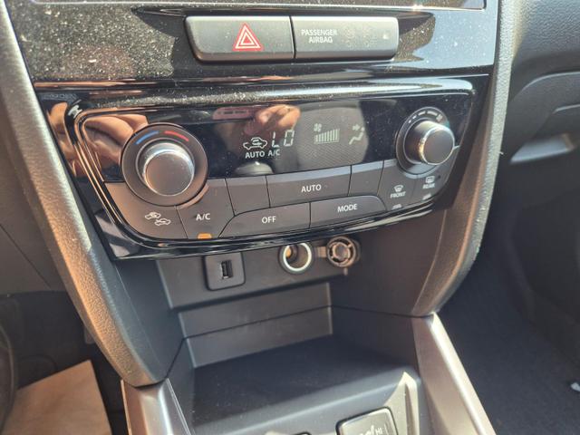 Suzuki Vitara Comfort 129PS MHEV 1.4 Boosterjet Navi Klimaautomatik Sitzheizung ACC PDC Rückf.Kamera Suzuki-Radio Apple CarPlay Android Auto Touchscreen 2xKeyless 17-LM 