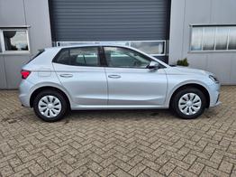 Skoda Fabia 1.0 TSI 115PS DSG Selection 5-türig Rückf.Kamera Parksensoren Sitzheizung Multifunktionslenkrad Klima Skoda-Radio Bluetooth Touchscreen Tempomat Nebelsch. Apple CarPlay + Android Auto 