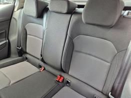 Skoda Fabia 1.0 TSI 115PS DSG Selection 5-türig Rückf.Kamera Parksensoren Sitzheizung Multifunktionslenkrad Klima Skoda-Radio Bluetooth Touchscreen Tempomat Nebelsch. Apple CarPlay + Android Auto 