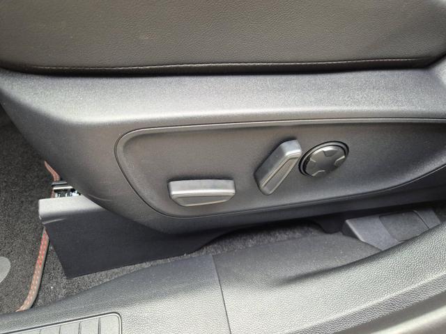 Ford Kuga ST-Line X 243PS PHEV Automatik Black Package schwenkb. AHK Matrix-LED elektr. PanoDach Sitzheizung v+h Lenkradheizung Frontscheibe beheizb. Navi SYNC4 Apple CarPlay Android Auto Touchscreen PDC 4xKamera 2xKeyless B+O Sound 20"LM vollelektr. Reic 
