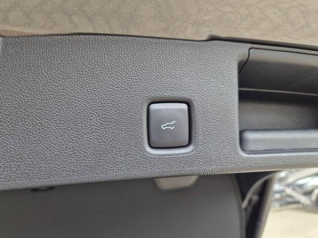 Ford Kuga ST-Line X 243PS PHEV Automatik Black Package Matrix-LED elektr. PanoDach Sitzheizung v+h Lenkradheizung Frontscheibe beheizb. Navi SYNC4 Apple CarPlay Android Auto Touchscreen PDC 4xKamera 2xKeyless B+O Sound 20"LM vollelektr. Reichweite 67KM 