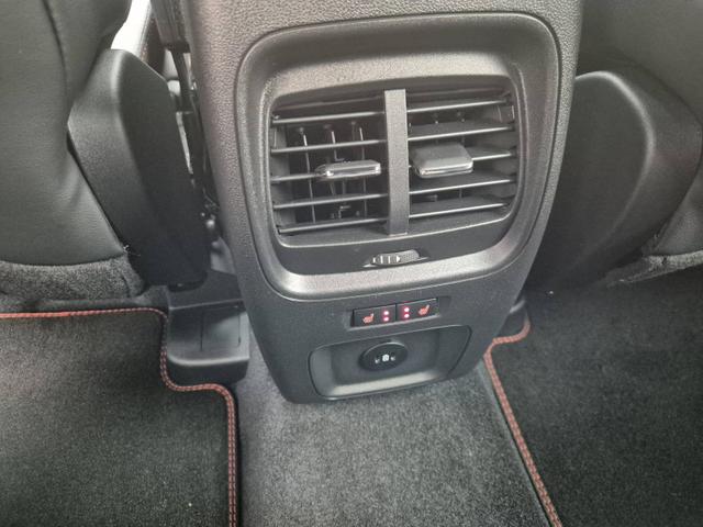 Ford Kuga ST-Line X 243PS PHEV Automatik Black Package Matrix-LED elektr. PanoDach Sitzheizung v+h Lenkradheizung Frontscheibe beheizb. Navi SYNC4 Apple CarPlay Android Auto Touchscreen PDC 4xKamera 2xKeyless B+O Sound 20"LM vollelektr. Reichweite 67KM 