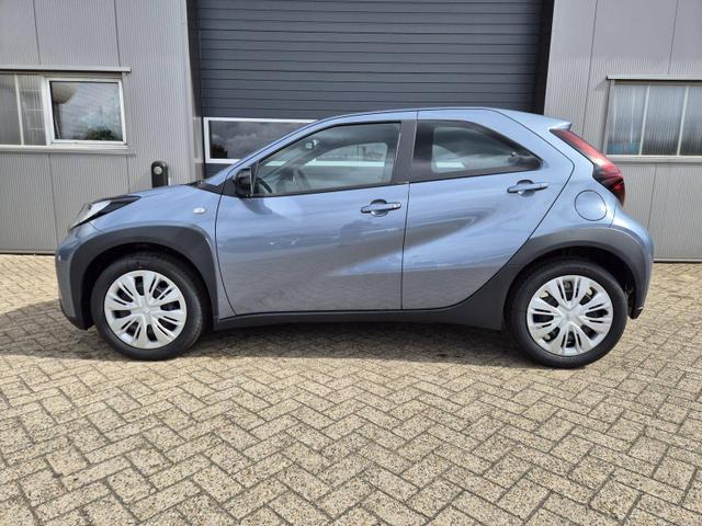 Toyota Aygo X - 1.0 VVT-i 72PS Business Edition Sitzheizung AbstandsTempomat Multifunktionslenkrad Klima Radio Bluetooth Touchscreen wireless Apple CarPlay + Android Auto