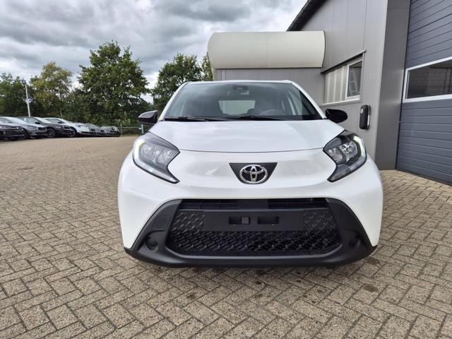 Toyota Aygo X 1.0 VVT-i 72PS Business Edition Sitzheizung AbstandsTempomat Multifunktionslenkrad Klima Radio Bluetooth Touchscreen wireless Apple CarPlay + Android Auto 