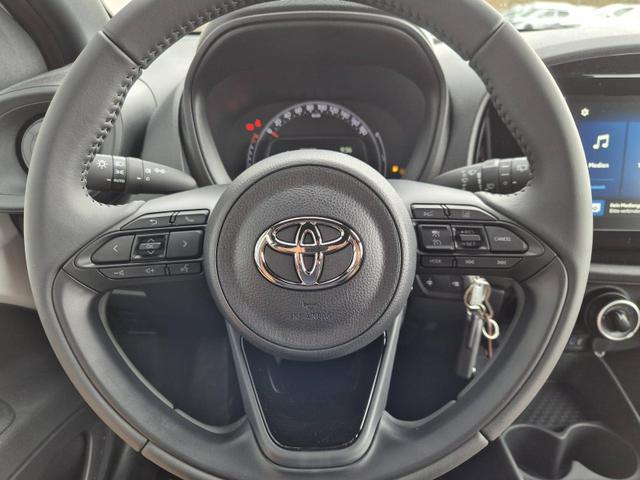 Toyota Aygo X 1.0 VVT-i 72PS Business Edition Sitzheizung AbstandsTempomat Multifunktionslenkrad Klima Radio Bluetooth Touchscreen wireless Apple CarPlay + Android Auto 