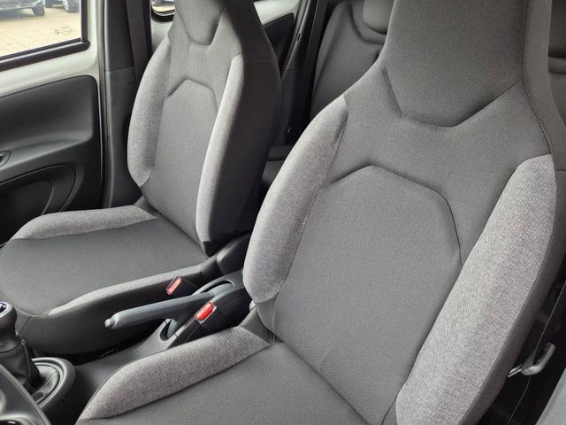 Toyota Aygo X 1.0 VVT-i 72PS Business Edition Sitzheizung AbstandsTempomat Multifunktionslenkrad Klima Radio Bluetooth Touchscreen wireless Apple CarPlay + Android Auto 
