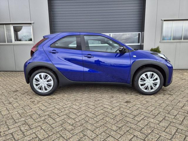 Toyota Aygo X 1.0 VVT-i 72PS Business Edition Sitzheizung AbstandsTempomat Multifunktionslenkrad Klima Radio Bluetooth Touchscreen wireless Apple CarPlay + Android Auto 