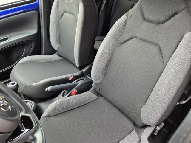 Toyota Aygo X 1.0 VVT-i 72PS Business Edition Sitzheizung AbstandsTempomat Multifunktionslenkrad Klima Radio Bluetooth Touchscreen wireless Apple CarPlay + Android Auto 