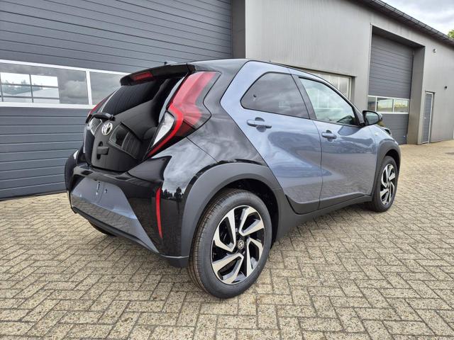 Toyota Aygo X 1.0 VVT-i 72PS Teamplayer Sitzheizung AbstandsTempomat Multifunktionslenkrad Klima Radio Bluetooth Touchscreen Apple CarPlay + Android Auto 17-LM 