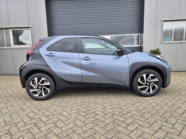 Toyota Aygo X 1.0 VVT-i 72PS Teamplayer Sitzheizung AbstandsTempomat Multifunktionslenkrad Klima Radio Bluetooth Touchscreen Apple CarPlay + Android Auto 17-LM 