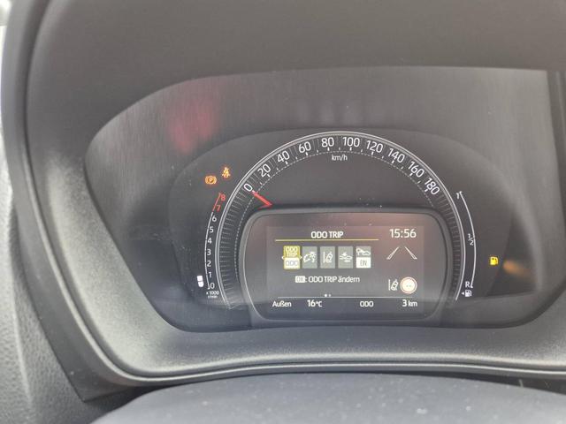 Toyota Aygo X 1.0 VVT-i 72PS Teamplayer Sitzheizung AbstandsTempomat Multifunktionslenkrad Klima Radio Bluetooth Touchscreen Apple CarPlay + Android Auto 17-LM 