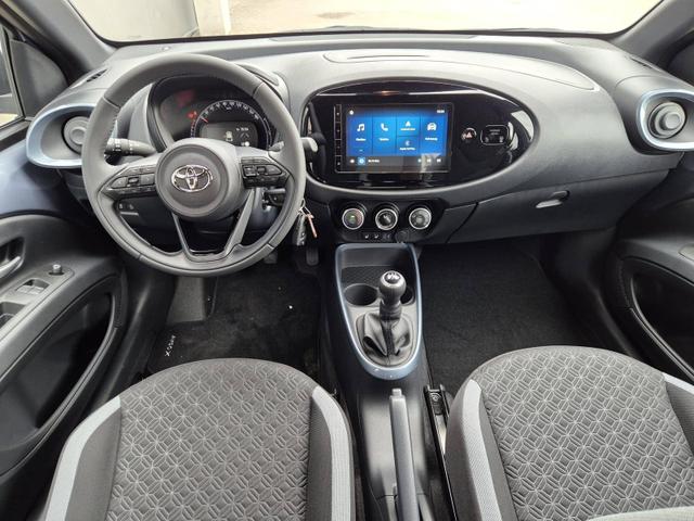 Toyota Aygo X 1.0 VVT-i 72PS Teamplayer Sitzheizung AbstandsTempomat Multifunktionslenkrad Klima Radio Bluetooth Touchscreen Apple CarPlay + Android Auto 17-LM 