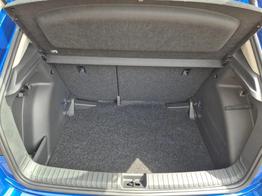 Skoda Fabia 1.0 TSI 115PS DSG Selection 5-türig Rückf.Kamera Parksensoren Sitzheizung Multifunktionslenkrad Klima Skoda-Radio Bluetooth Touchscreen Tempomat Nebelsch. Apple CarPlay + Android Auto 