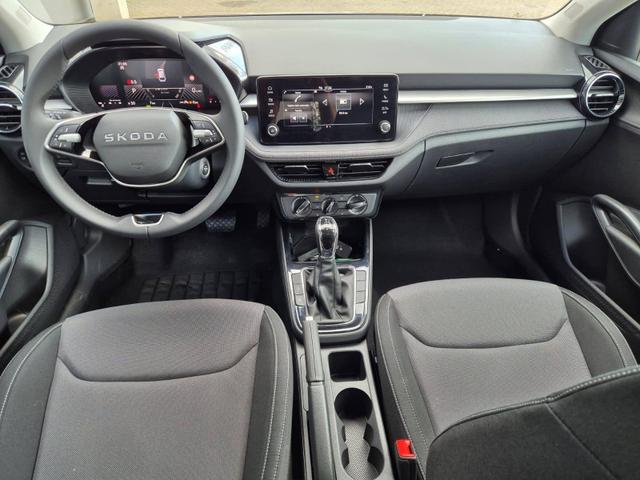 Skoda Fabia 1.0 TSI 115PS DSG Selection 5-türig Rückf.Kamera Parksensoren Sitzheizung Multifunktionslenkrad Klima Skoda-Radio Bluetooth Touchscreen Tempomat Nebelsch. Apple CarPlay + Android Auto 