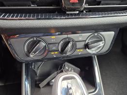 Skoda Fabia 1.0 TSI 115PS DSG Selection 5-türig Rückf.Kamera Parksensoren Sitzheizung Multifunktionslenkrad Klima Skoda-Radio Bluetooth Touchscreen Tempomat Nebelsch. Apple CarPlay + Android Auto 